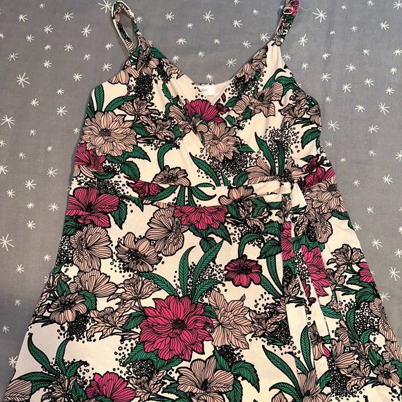Candies floral romper size XL RUNS LARGER - Picture 2 of 4